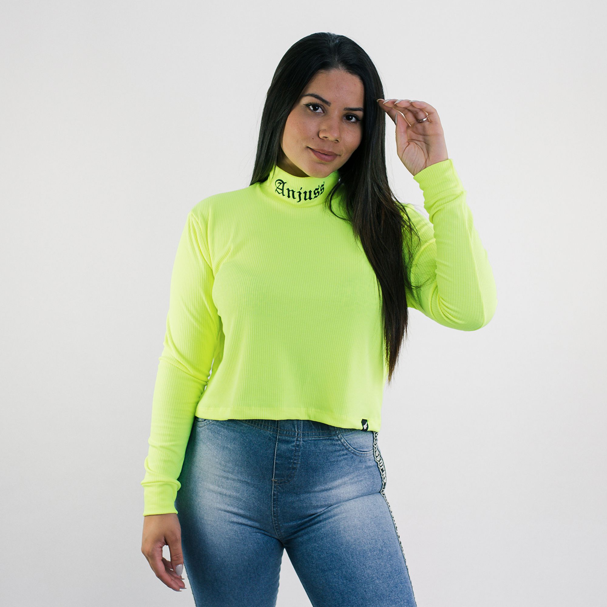 blusa feminina manga longa e gola alta